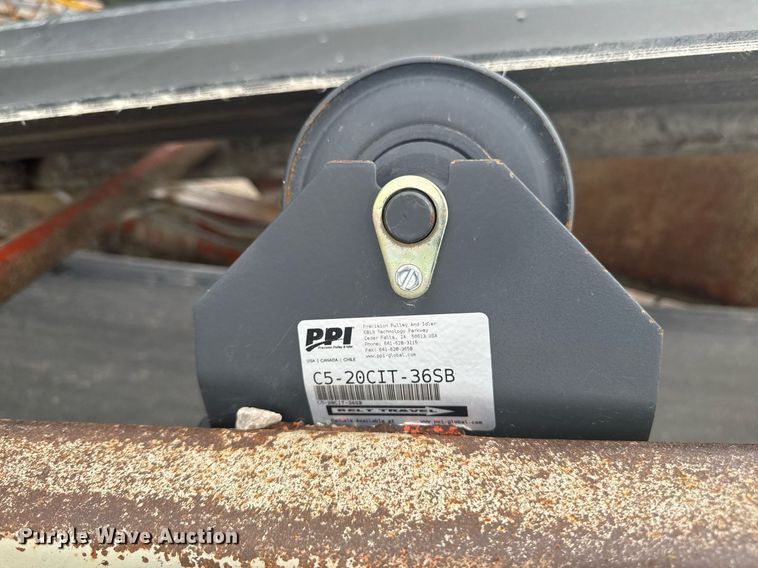 image for item DT0744 Vibrating surge bin