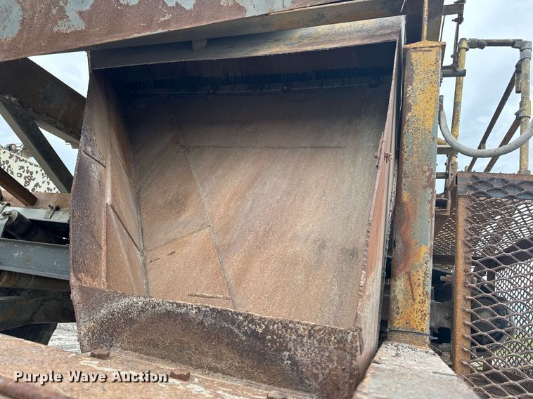 image for item DT0746 Cedarapids FSG6203-32 screed