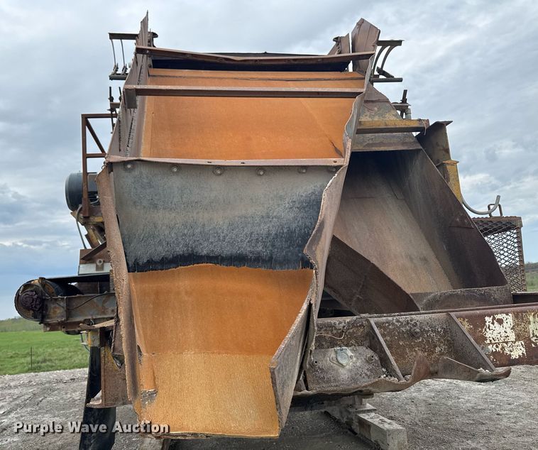 image for item DT0746 Cedarapids FSG6203-32 screed