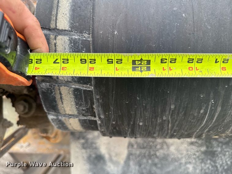 image for item DT0746 Cedarapids FSG6203-32 screed