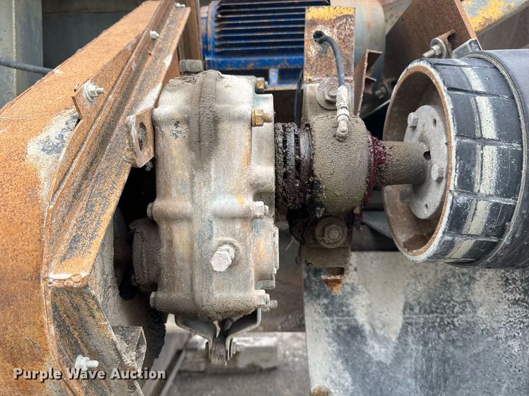 image for item DT0746 Cedarapids FSG6203-32 screed