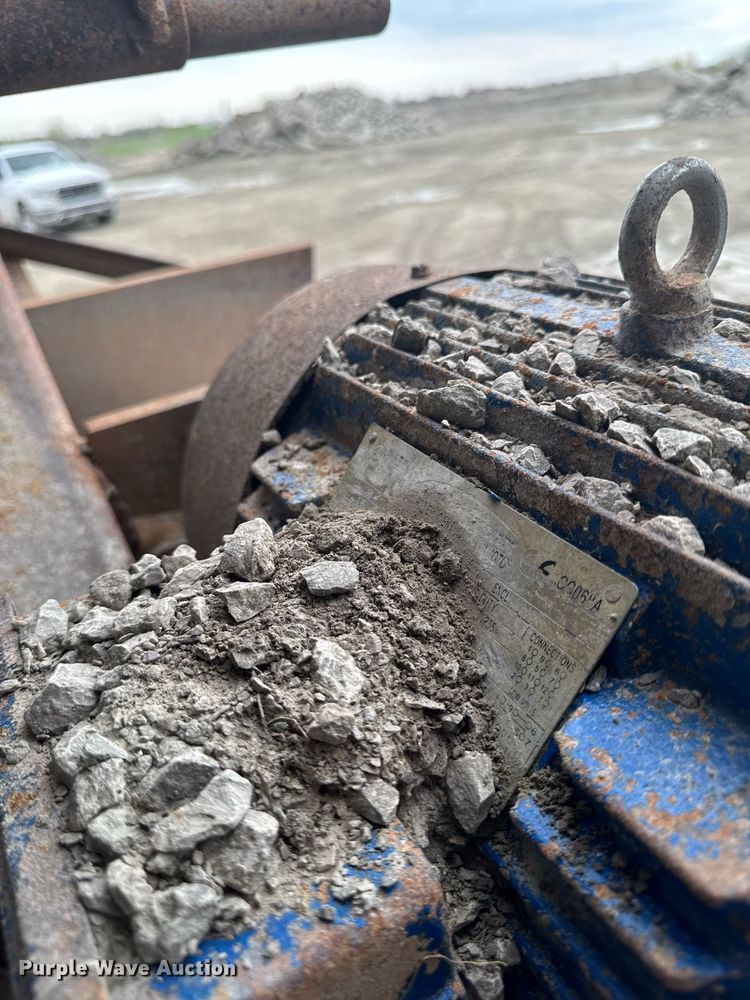 image for item DT0746 Cedarapids FSG6203-32 screed