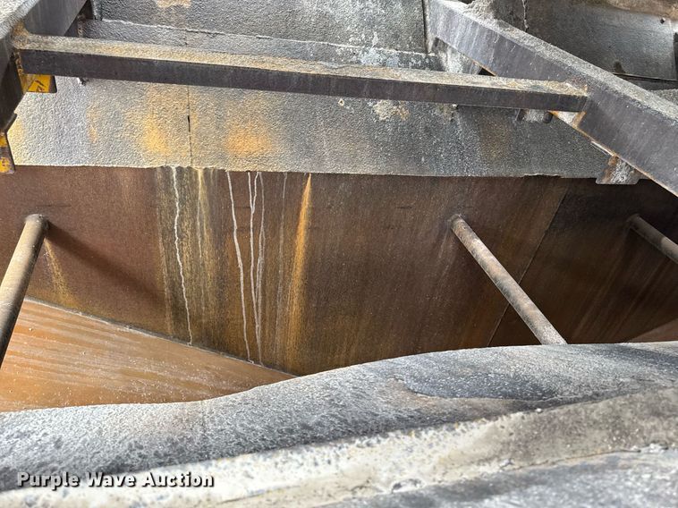 image for item DT0746 Cedarapids FSG6203-32 screed