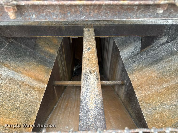 image for item DT0746 Cedarapids FSG6203-32 screed