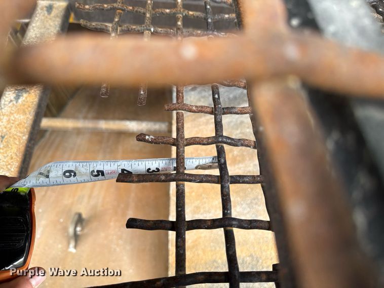 image for item DT0746 Cedarapids FSG6203-32 screed