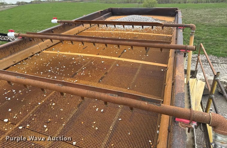 image for item DT0746 Cedarapids FSG6203-32 screed