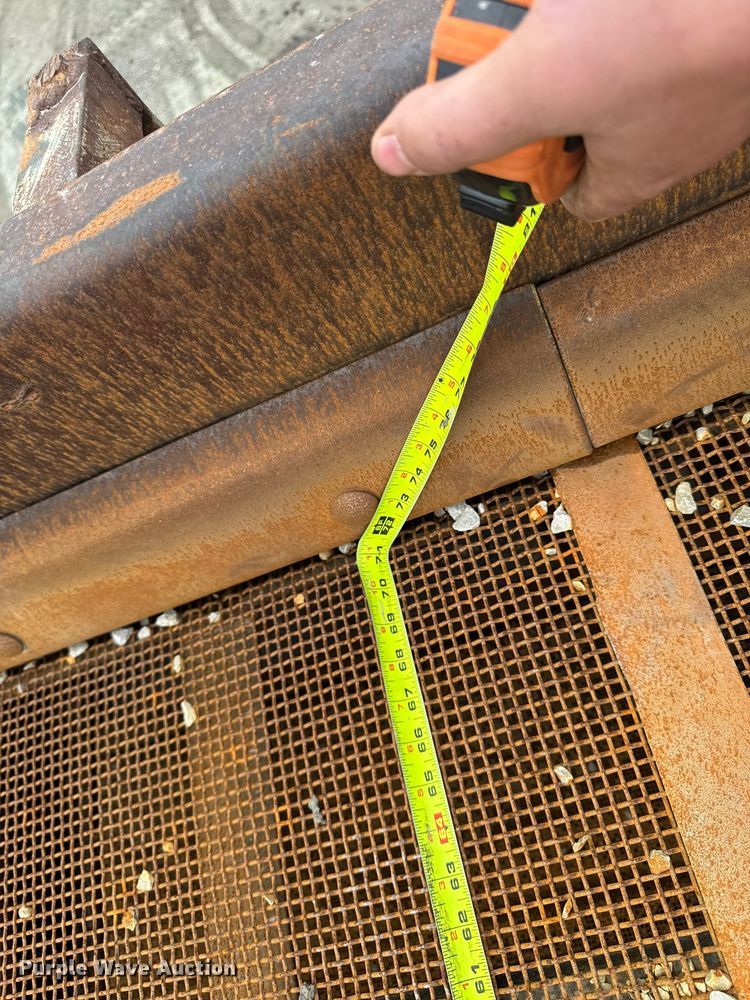 image for item DT0746 Cedarapids FSG6203-32 screed