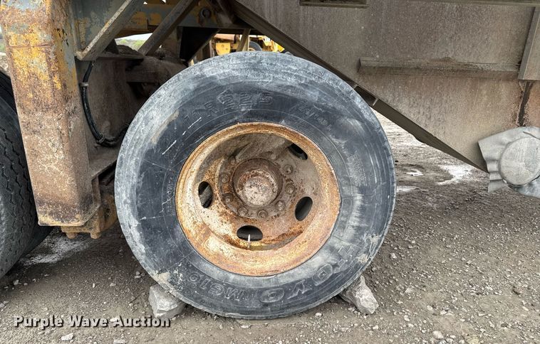 image for item DT0746 Cedarapids FSG6203-32 screed