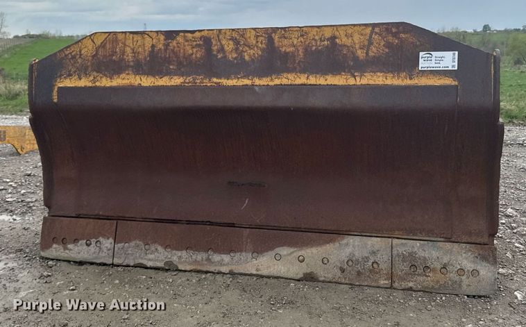 image for item DT0749 Caterpillar dozer blade