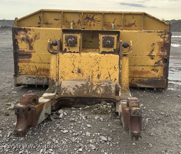 image for item DT0749 Caterpillar dozer blade