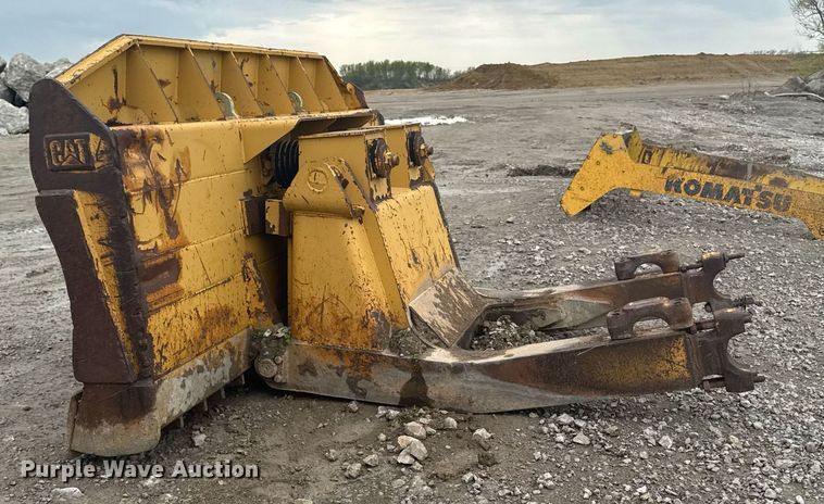image for item DT0749 Caterpillar dozer blade