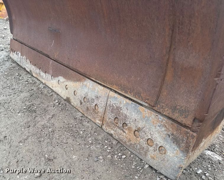 image for item DT0749 Caterpillar dozer blade