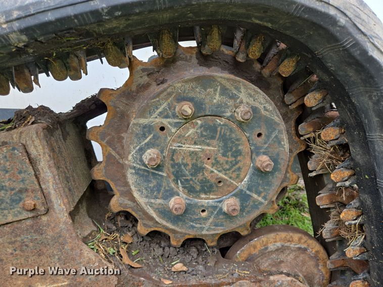 image for item DT4753 2000 Bobcat 864 tracked skid steer loader