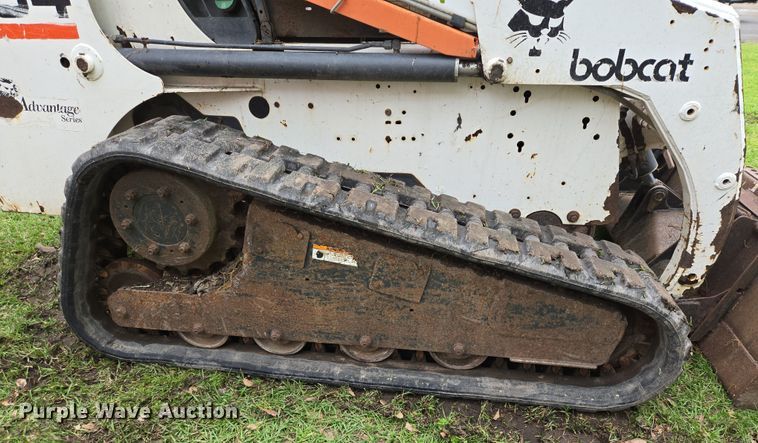 image for item DT4753 2000 Bobcat 864 tracked skid steer loader