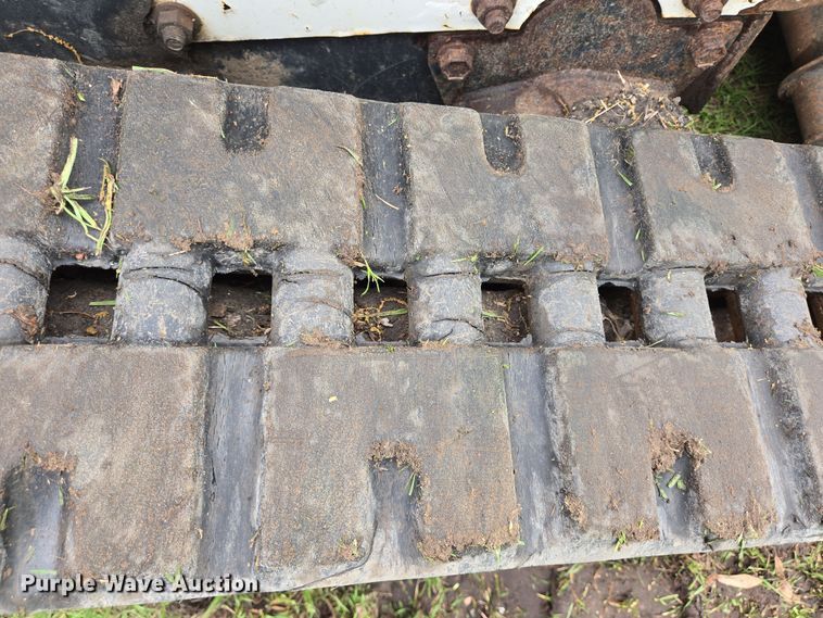 image for item DT4753 2000 Bobcat 864 tracked skid steer loader