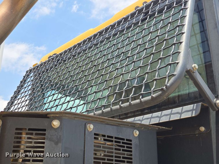 image for item DT4871 2020 Bell B30E articulated haul truck