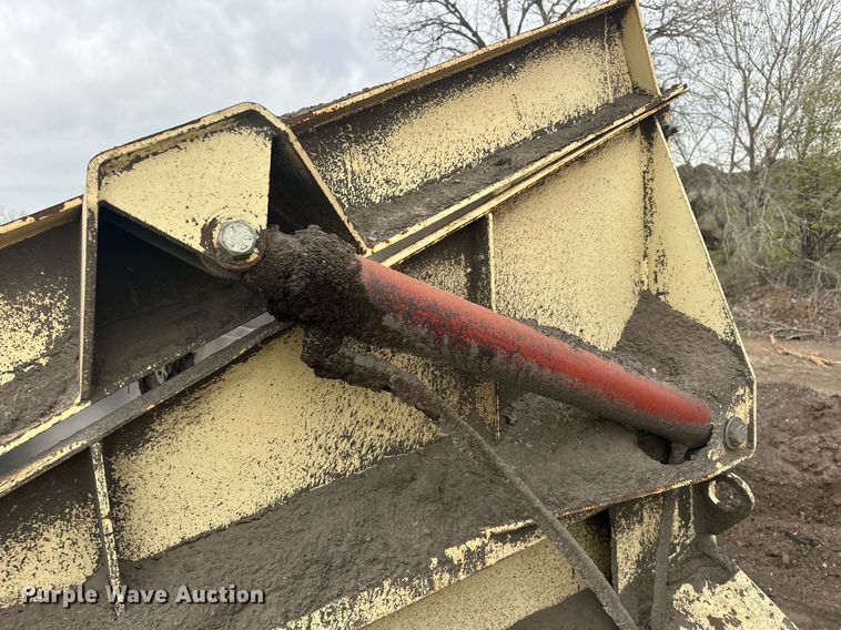 image for item DT6613 2010 Astec 2612V screening plant