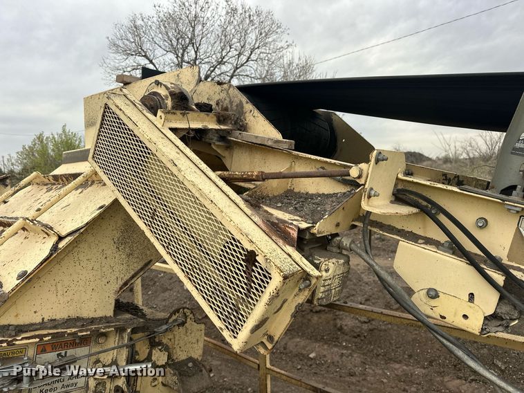 image for item DT6613 2010 Astec 2612V screening plant