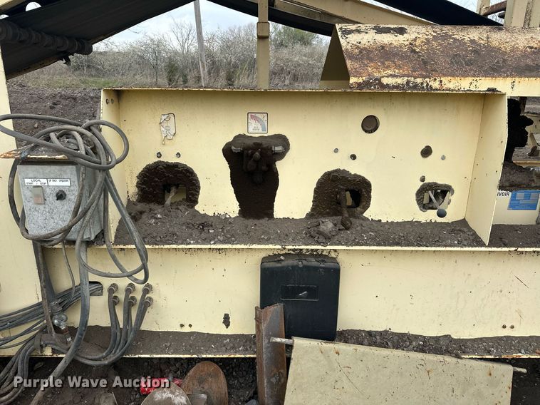 image for item DT6613 2010 Astec 2612V screening plant