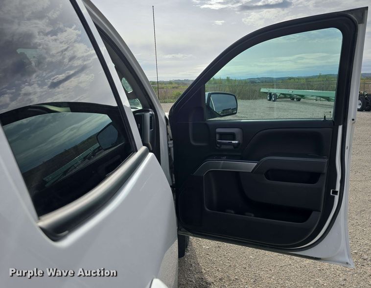 image for item DT6816 2018 Chevrolet Silverado 1500 LT Double Cab pickup truck