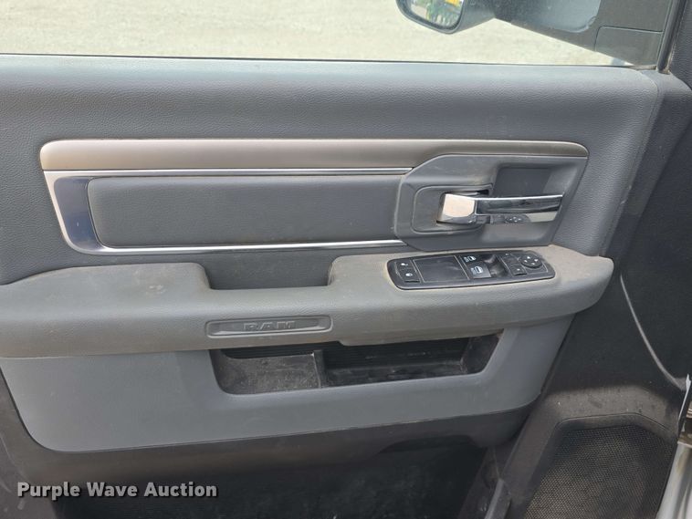 image for item DT6817 2018 Dodge Ram 2500 pickup truck