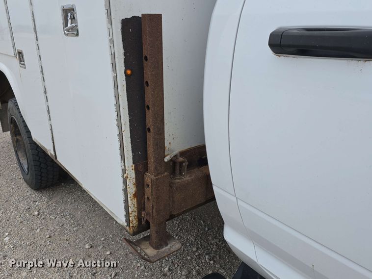 image for item DT6818 2018 Dodge Ram 5500 utility / service truck