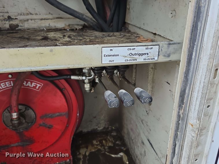 image for item DT6818 2018 Dodge Ram 5500 utility / service truck