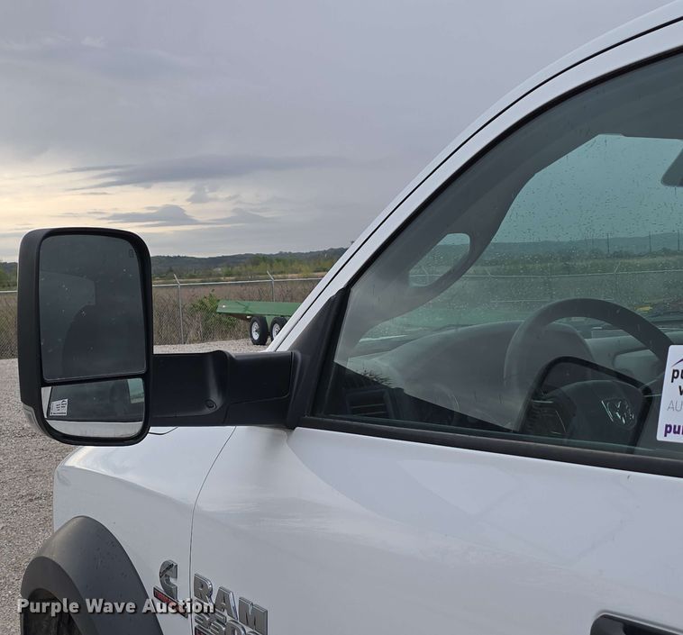 image for item DT6818 2018 Dodge Ram 5500 utility / service truck