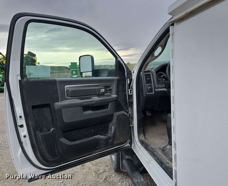 image for item DT6818 2018 Dodge Ram 5500 utility / service truck