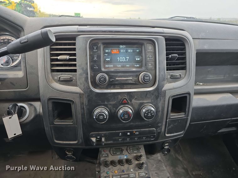 image for item DT6818 2018 Dodge Ram 5500 utility / service truck