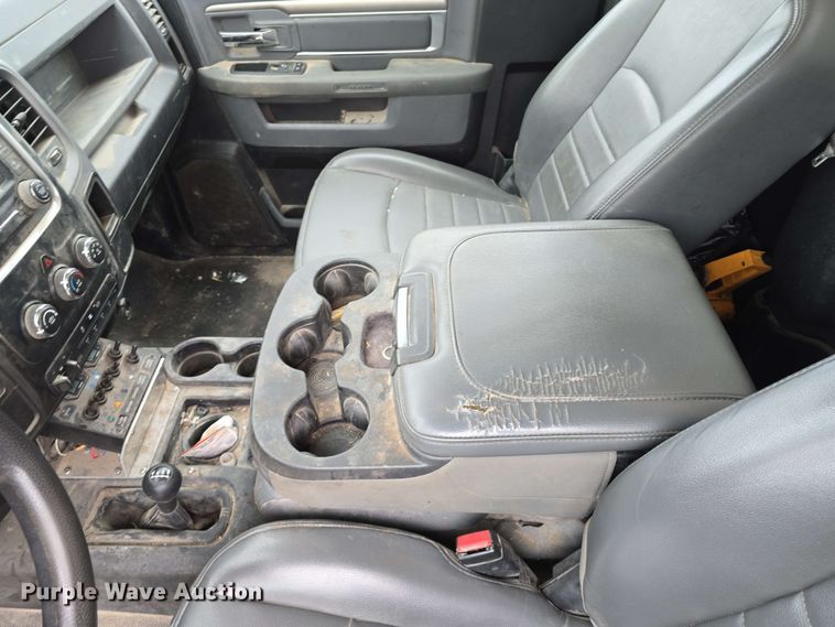 image for item DT6818 2018 Dodge Ram 5500 utility / service truck