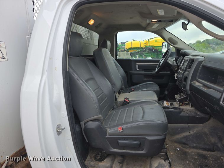image for item DT6818 2018 Dodge Ram 5500 utility / service truck
