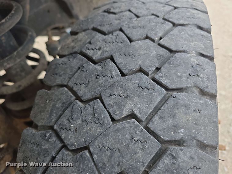 image for item DT6818 2018 Dodge Ram 5500 utility / service truck