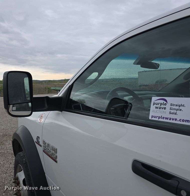 image for item DT6821 2018 Dodge Ram 5500 utility / service truck