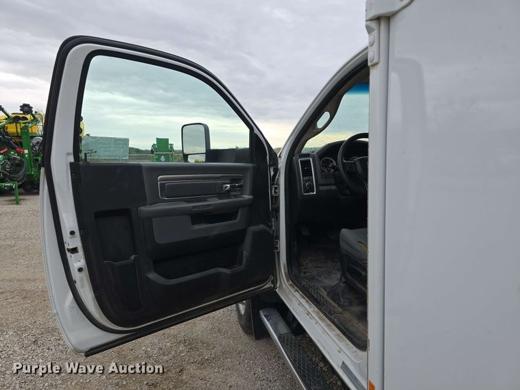 image for item DT6821 2018 Dodge Ram 5500 utility / service truck