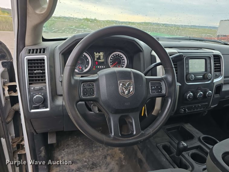 image for item DT6821 2018 Dodge Ram 5500 utility / service truck