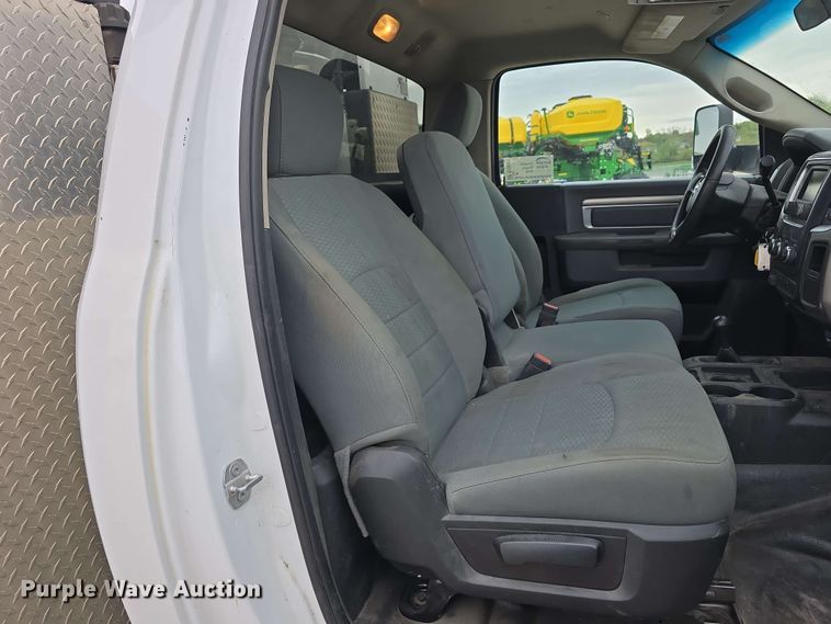 image for item DT6821 2018 Dodge Ram 5500 utility / service truck