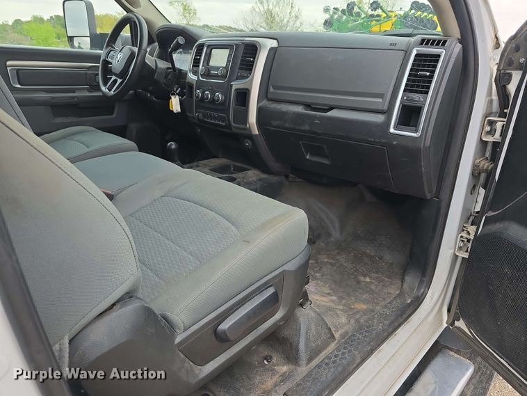 image for item DT6821 2018 Dodge Ram 5500 utility / service truck