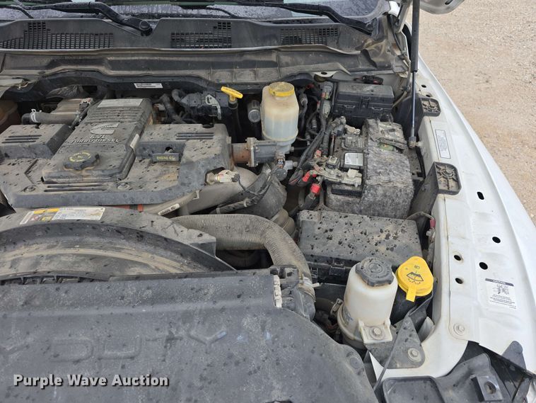 image for item DT6821 2018 Dodge Ram 5500 utility / service truck