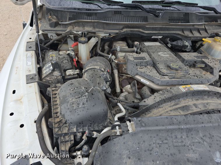 image for item DT6821 2018 Dodge Ram 5500 utility / service truck