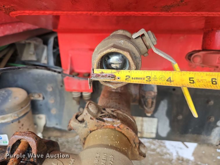 image for item DT6823 1989 Ford LT8000 water truck