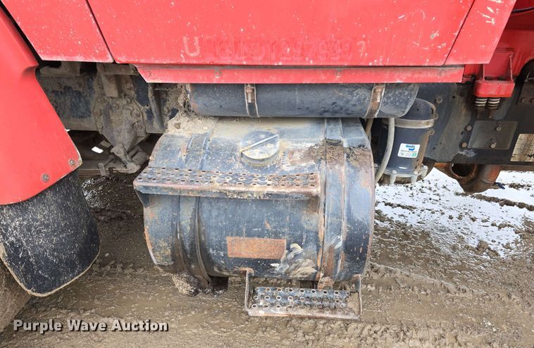 image for item DT6823 1989 Ford LT8000 water truck