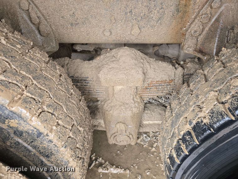 image for item DT6823 1989 Ford LT8000 water truck