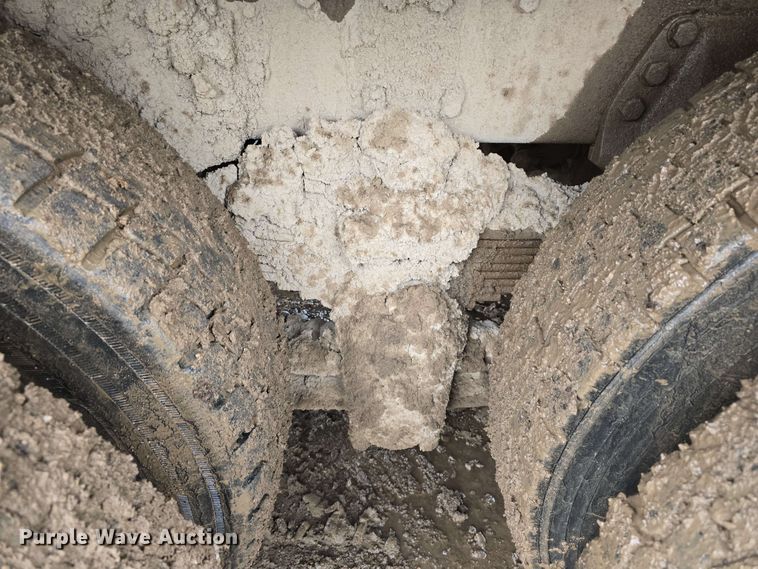 image for item DT6823 1989 Ford LT8000 water truck