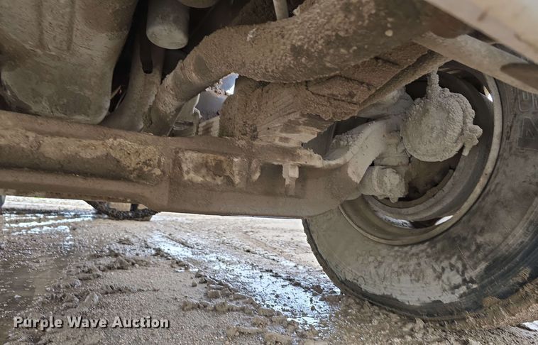 image for item DT6823 1989 Ford LT8000 water truck