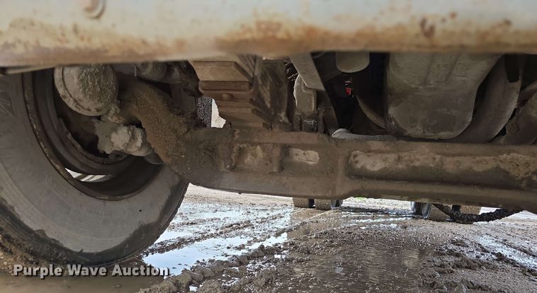 image for item DT6823 1989 Ford LT8000 water truck