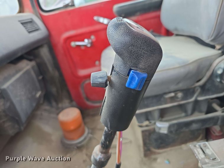 image for item DT6823 1989 Ford LT8000 water truck