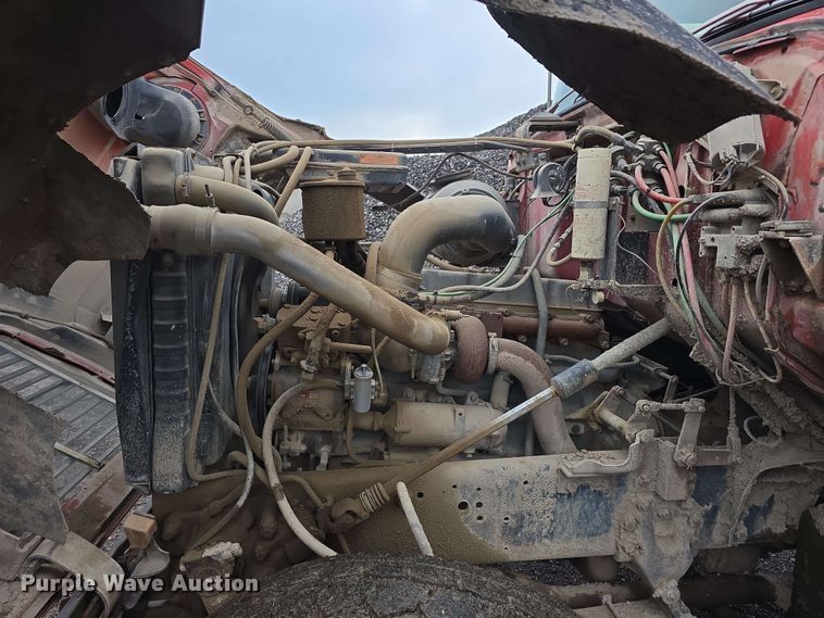 image for item DT6823 1989 Ford LT8000 water truck