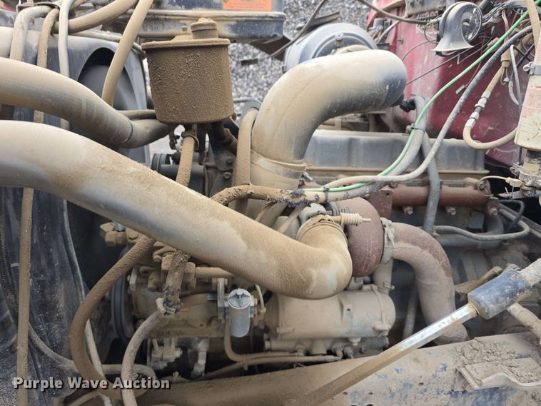 image for item DT6823 1989 Ford LT8000 water truck