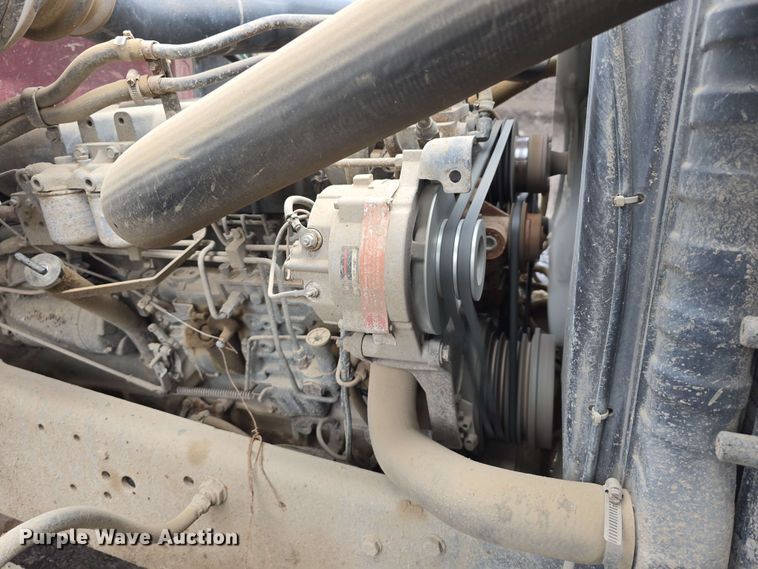 image for item DT6823 1989 Ford LT8000 water truck